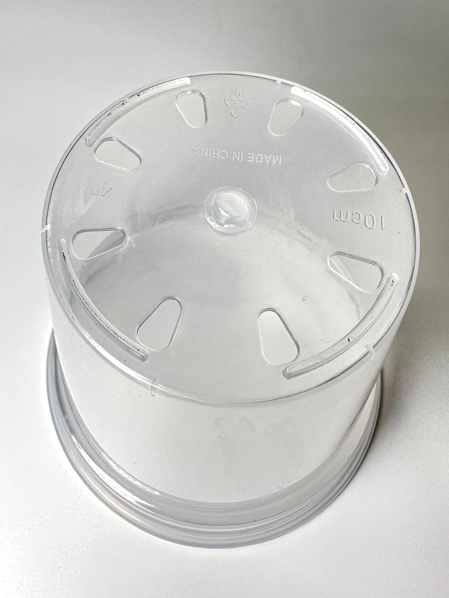 Clear Plastic Pot 6x5"